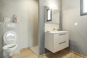 The Sunshine House image 10