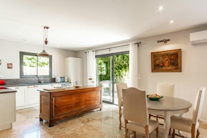 The Sunshine House image 7