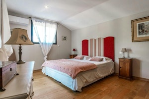 The Sunshine House image 5