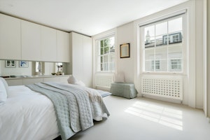 Hyde Park House image 10