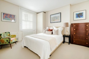 Hyde Park House image 5