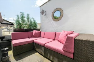 Hyde Park House image 3