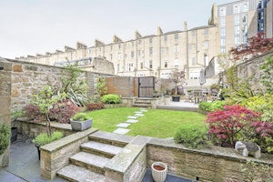 Georgian Heights image 12