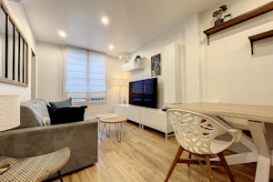Antibes Chic image 9