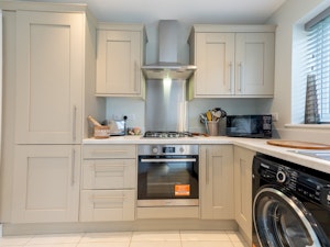 Ludlow Love image 3