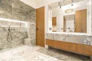Parisian Elegance & Luxury image 11