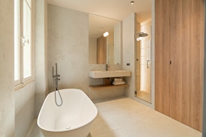 Parisian Elegance & Luxury image 10