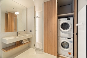 Parisian Elegance & Luxury image 8