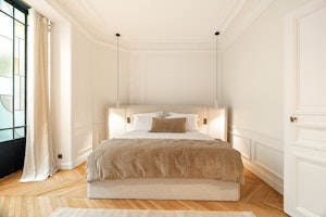 Parisian Elegance & Luxury image 3
