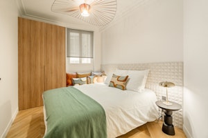 Parisian Elegance & Luxury image 2