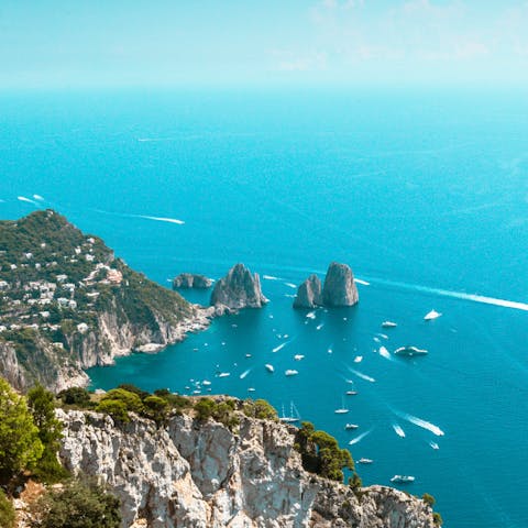 Experience the spectacular beauty of the Amalfi Coast