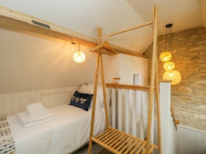 Cotswold Corner image 15