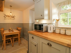 Cotswold Corner image 13