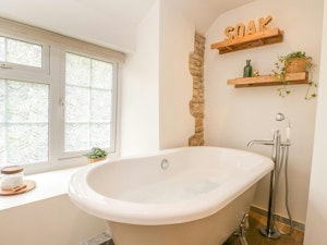 Cotswold Corner image 10