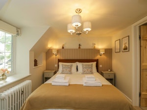 Cotswold Corner image 8
