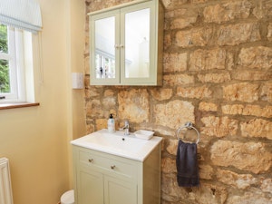River Windrush Cottage image 15