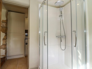 River Windrush Cottage image 14