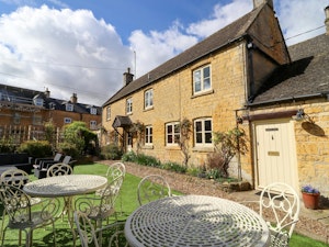River Windrush Cottage image 11