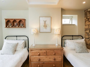 River Windrush Cottage image 4