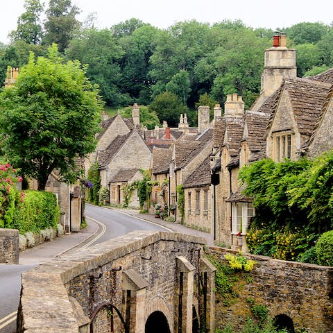Stay in the charming village of Stanton, with its gorgeous seventeenth century architecture 
