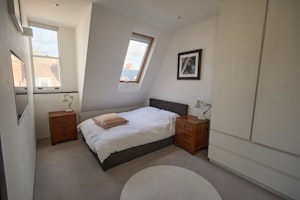 Penthouse in the Capital image 11