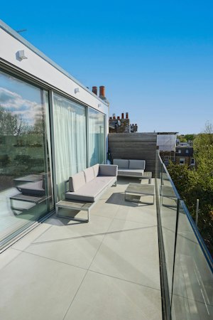 Penthouse in the Capital image 9