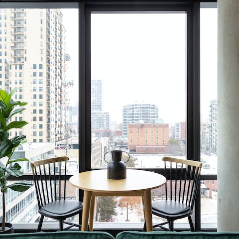 Fire up the coffee machine and watch Chicago city life unfold