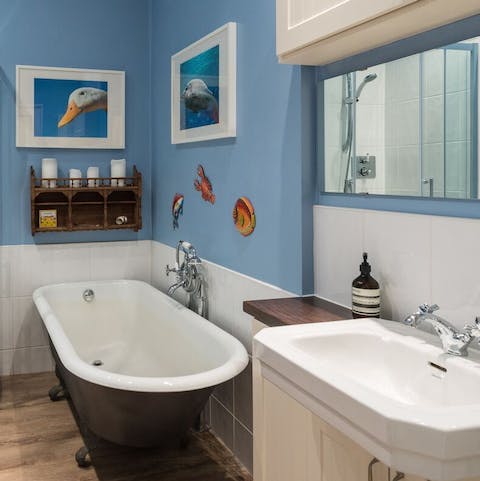Lie back in the claw-foot tub and relax your muscles after a long day exploring Edinburgh's hills