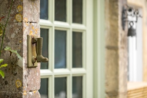 Queen of The Cotswolds image 13