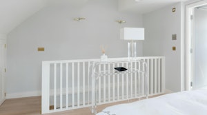Ivory Rose image 13