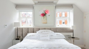 Ivory Rose image 4