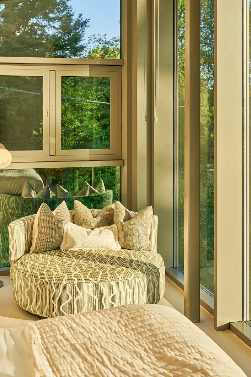 English Splendour additional image