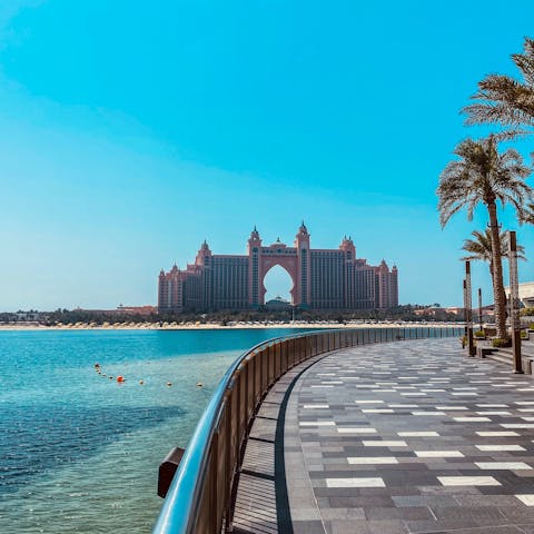 Explore the island of Palm Jumeirah – on the doorstep
