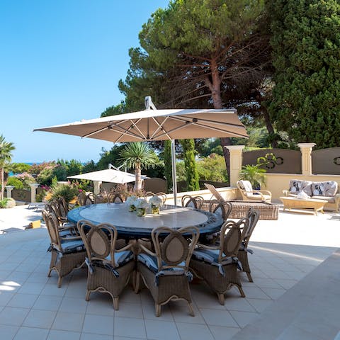 Choose between various outdoor tables for your alfresco feasts