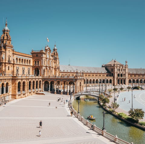 Discover Seville, with many of the city's attractions within walking distance