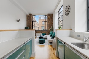 London Joy image 10