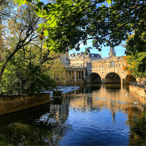 Hop on the bus and reach Bath's city centre in ten minutes