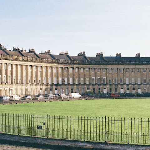 Stay in the centre of Bath and explore all of the nearby attractions 