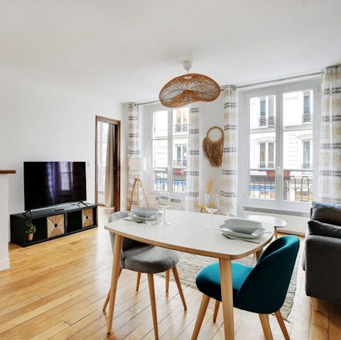 Find the perfect spot to pause, relax or work in the living room
