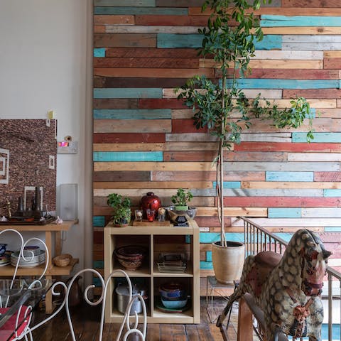Reclaimed wood panelling in the living room