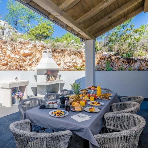 Get together in the dining area with a barbecue