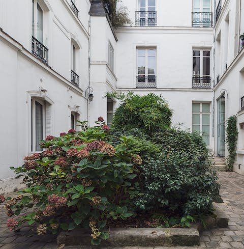 Quiet location overlooking a quaint courtyard