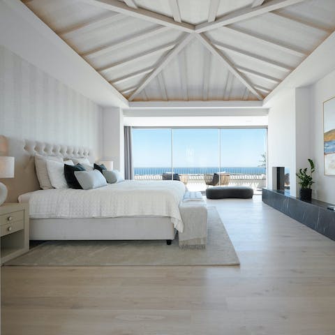 Wake up each morning in the main suite to sensational sea views