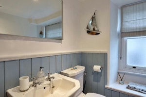 Kingsand Cosy image 7