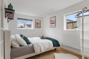 London Blaze image 5
