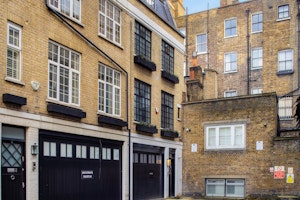 Soho Love image 11
