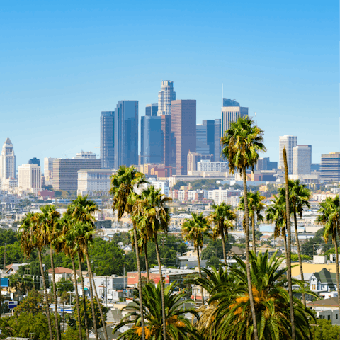 Explore bright and vibrant Downtown LA, with plenty of bars and eateries right on your doorstep