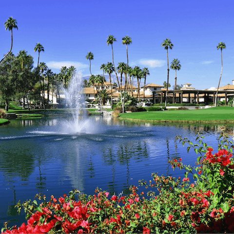 Explore the affluent area of Palm Desert and its boutiques, country clubs, and restaurants – you're a five-minute walk from the heart of everything