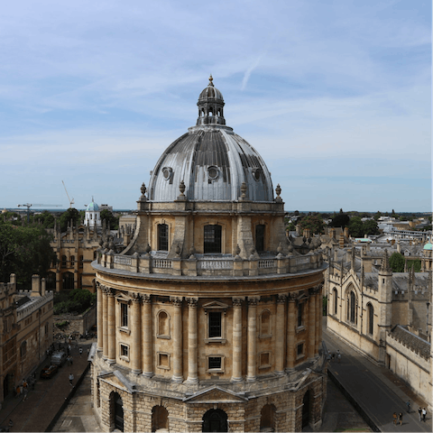 Hop on the train for an afternoon mooching around Oxford –⁠ just a twenty-two minute journey away