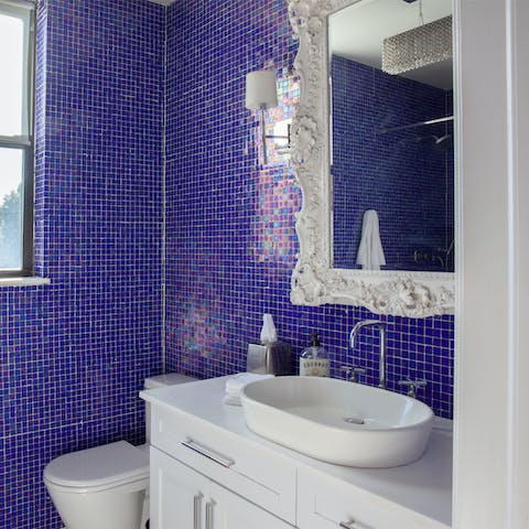 A striking, cobalt blue bathroom
